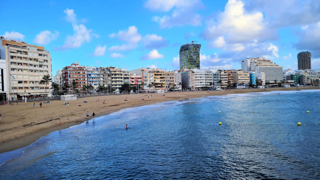 Wie ist das Wetter im März auf Gran Canaria? Über dem Tag hast du Temperaturen um die 22 Grad in Las Palmas de Gran Canaria