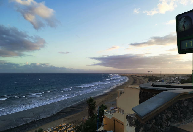 Dünen Maspalomas Aktueller Reiseführer Kanaren Gran Canaria 12 Fernblick über den Strand von Playa del Inglès zur Südspitze zu den Dünen Maspalomas
