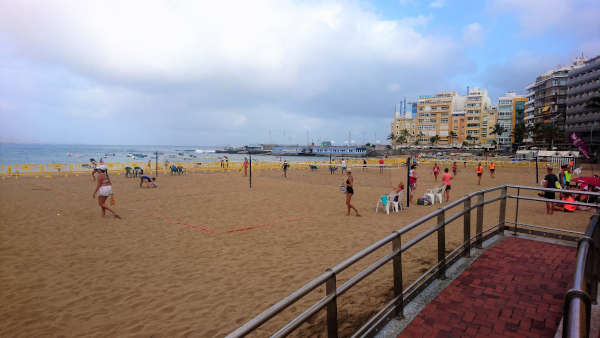 Beachvolleyball am Playa de las Canteras