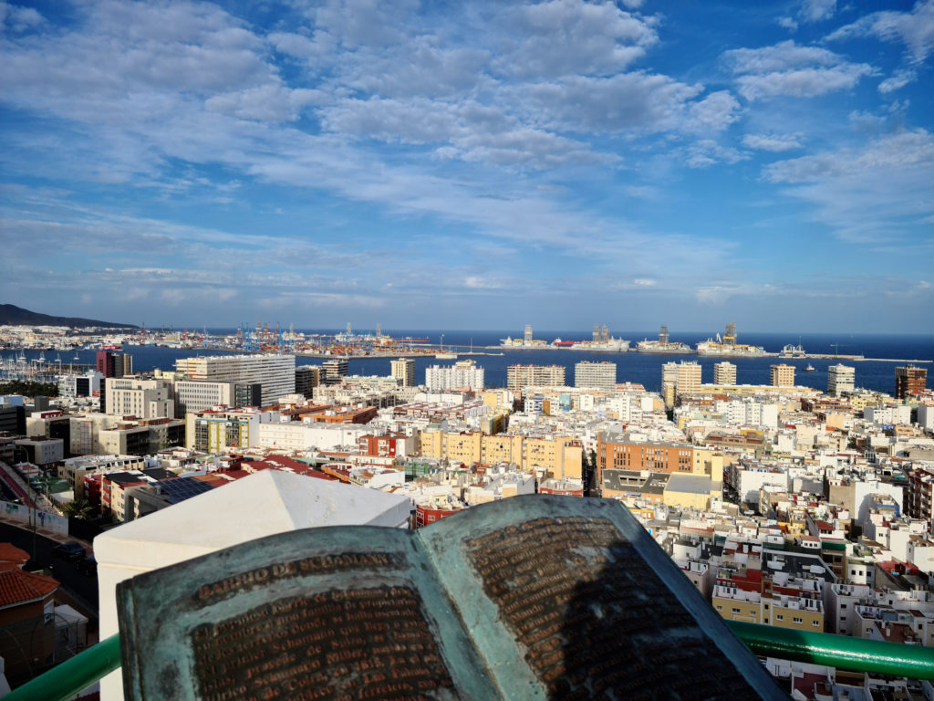 Am Mirador de Schamann mit Blick auf den Hafen von Las Palmas de Gran Canaria