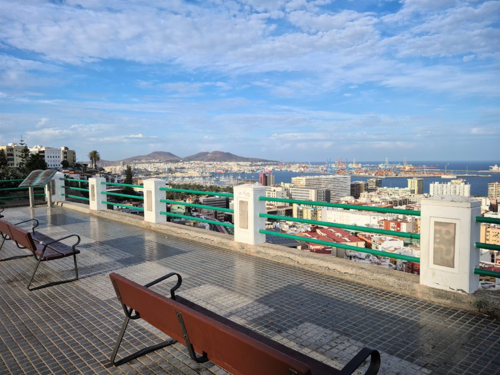 Sitzgelegenheiten am Mirador de Schamann Las Palmas de Gran Canaria