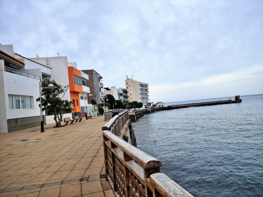 Promenade mit Pier Playa Arinaga