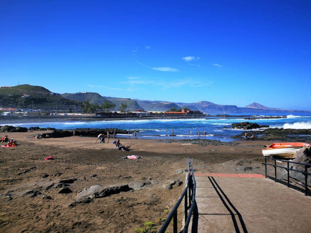 Zugang mit Rampe am Strand Playa El Puertillo