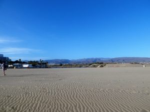 Der Playa de Maspalomas erstreckt sich bis zur La Charca