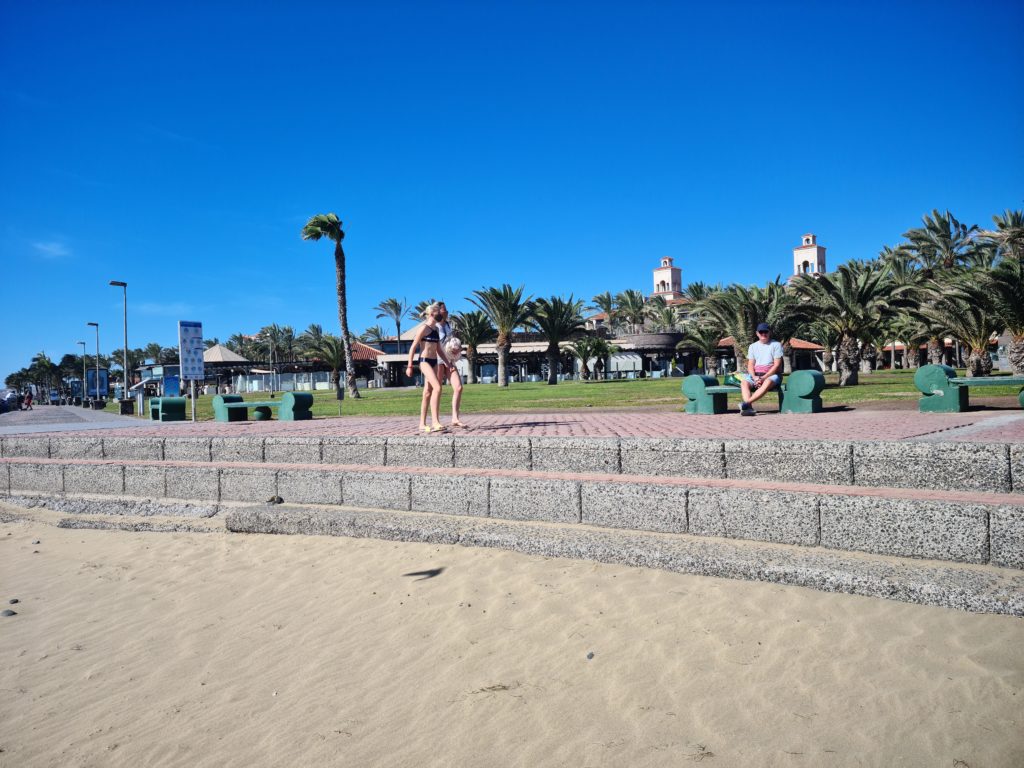 Zugang von der Promenade aus zum Strand Playa del Faro Maspalomas