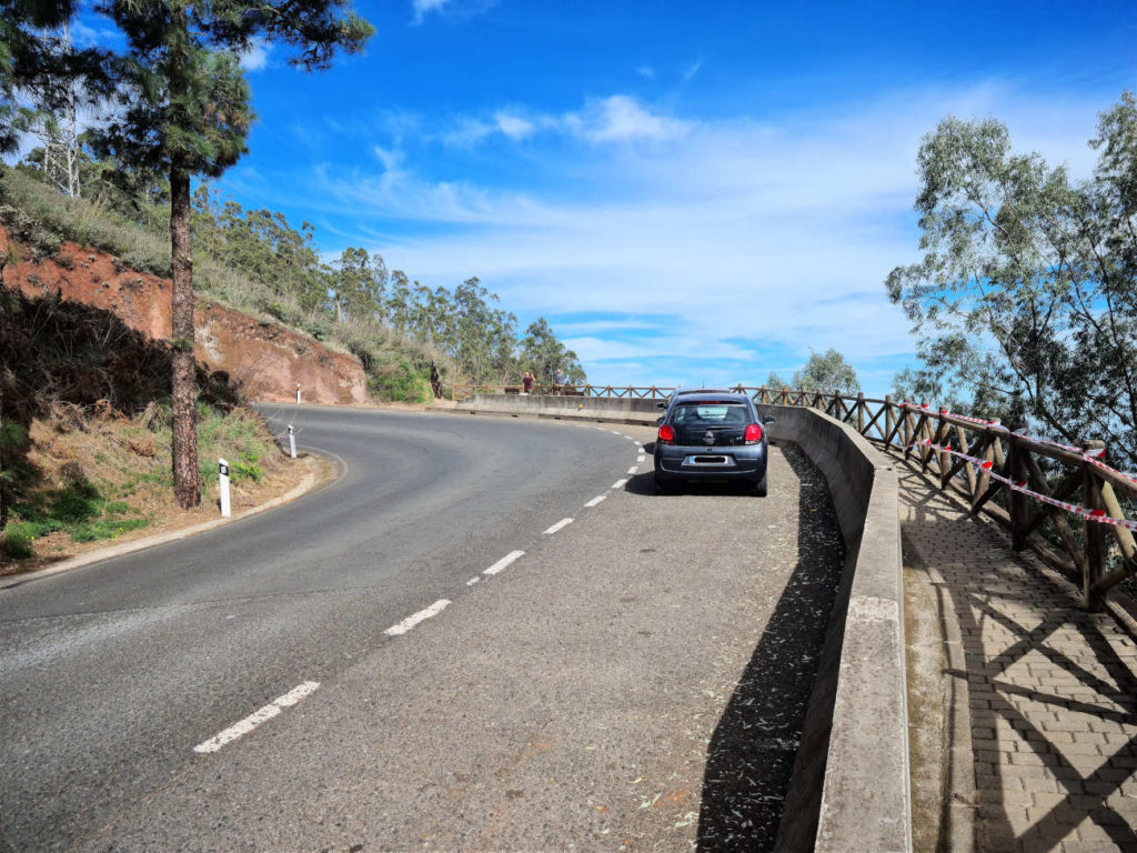 kleiner Parkplatz am Aussichtpunkt Mirador de la Vuelta de los Pájaros