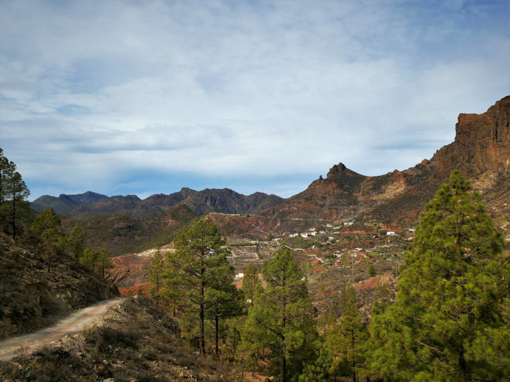 Bilderbuch 2 Aussichtsplattform Mirador Degollada de la Cruz Grande mit Blick Richtung Osten das Becken von Chira 10 Blick Richtung Osten