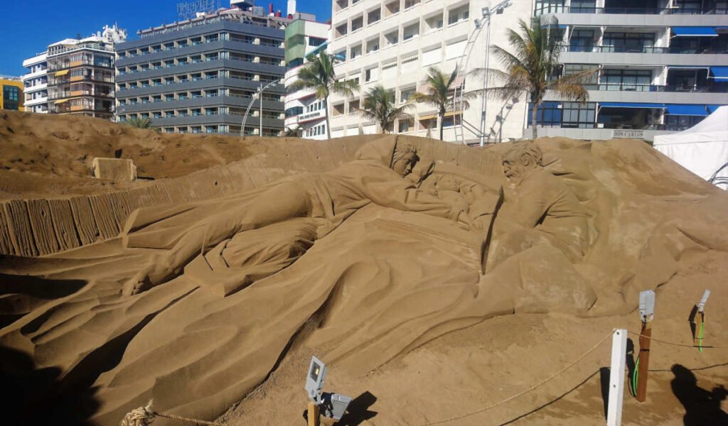 Weihnachtszeit Sandgrippe Belén de Arena am Playa de Las Canteras höhe dem Plaza de Saulo Torón