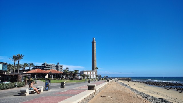 Die Poromenade Paseo de las Meloneras beginnt am Faro Maspalomas Die Poromenade Paseo de las Meloneras beginnt am Faro Maspalomas